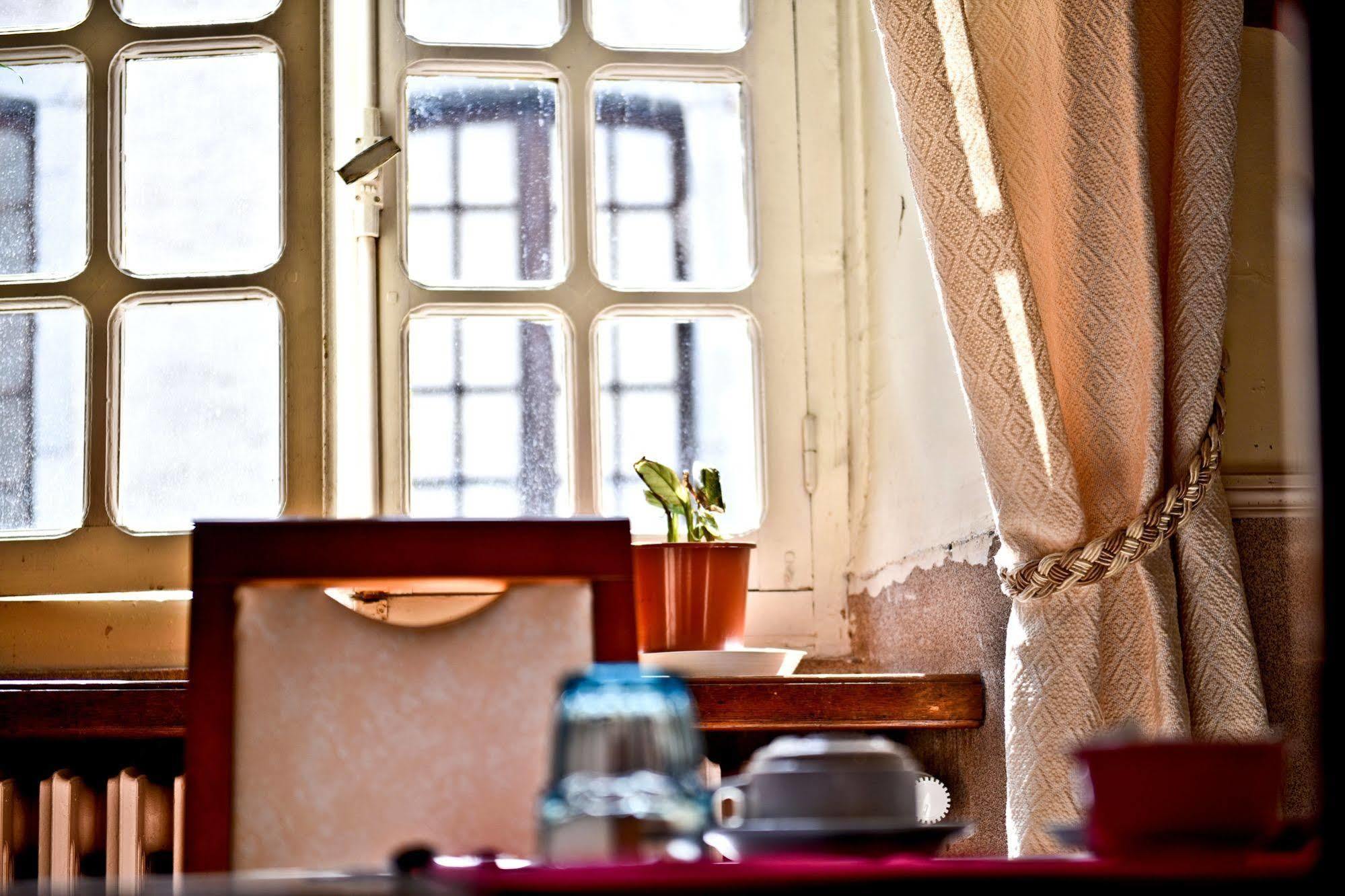 Logis Hotel De France アルディ エクステリア 写真